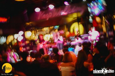 Ink Waruntorn concert at Fullmoon Terrace & Bar — photo 65