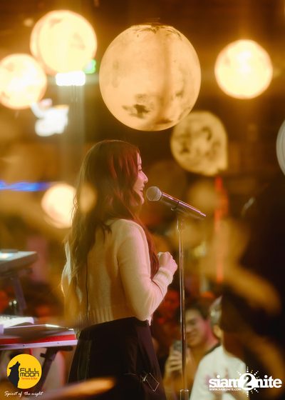 Ink Waruntorn concert at Fullmoon Terrace & Bar — photo 70