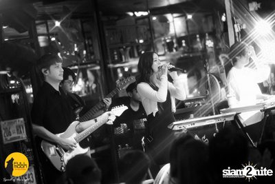 Ink Waruntorn concert at Fullmoon Terrace & Bar — photo 77