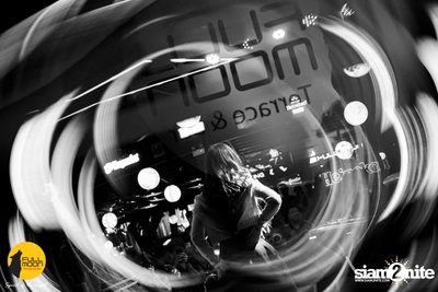 Ink Waruntorn concert at Fullmoon Terrace & Bar — photo 79