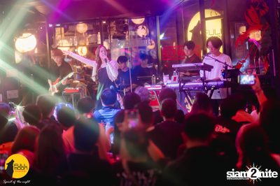 Ink Waruntorn concert at Fullmoon Terrace & Bar — photo 85