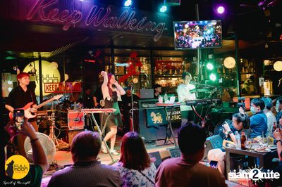 Ink Waruntorn concert at Fullmoon Terrace & Bar — photo 91