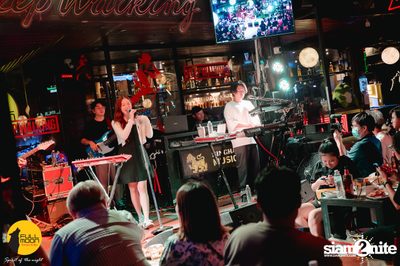 Ink Waruntorn concert at Fullmoon Terrace & Bar — photo 94