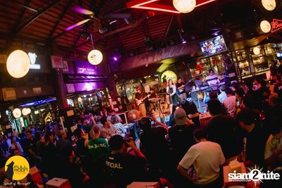 Ink Waruntorn concert at Fullmoon Terrace & Bar — photo 98