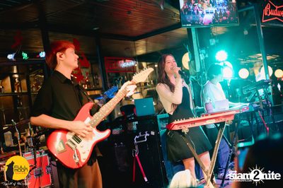 Ink Waruntorn concert at Fullmoon Terrace & Bar — photo 100