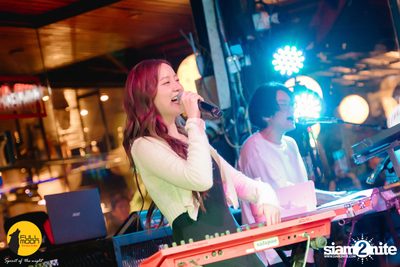 Ink Waruntorn concert at Fullmoon Terrace & Bar — photo 101