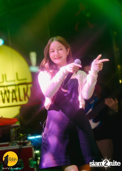 Ink Waruntorn concert at Fullmoon Terrace & Bar — photo 106