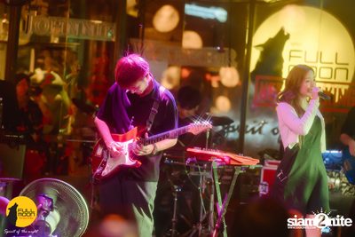 Ink Waruntorn concert at Fullmoon Terrace & Bar — photo 109