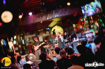 Ink Waruntorn concert at Fullmoon Terrace & Bar — photo 111