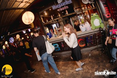 Ink Waruntorn concert at Fullmoon Terrace & Bar — photo 113