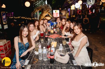 Ink Waruntorn concert at Fullmoon Terrace & Bar — photo 117