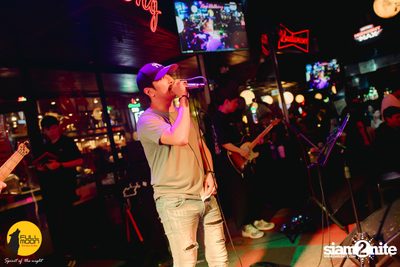 Ink Waruntorn concert at Fullmoon Terrace & Bar — photo 118