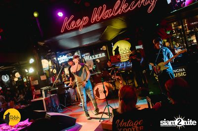 Ink Waruntorn concert at Fullmoon Terrace & Bar — photo 120