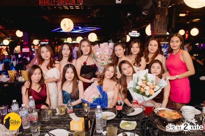 Ink Waruntorn concert at Fullmoon Terrace & Bar — photo 124