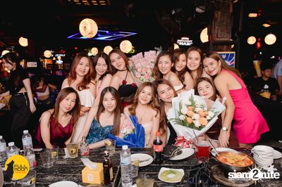 Ink Waruntorn concert at Fullmoon Terrace & Bar — photo 125