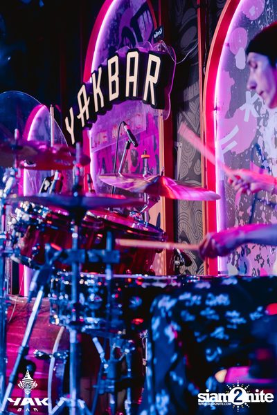Friday Night at Yak Bar  — photo 8