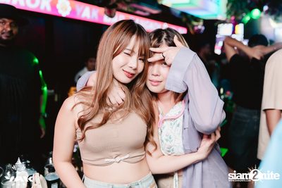 Friday Night at Yak Bar  — photo 95