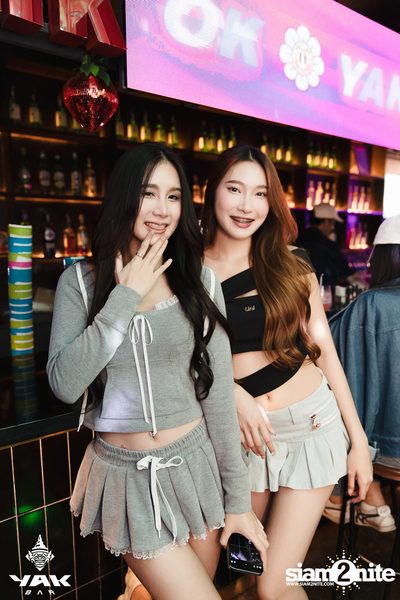 Saturday Night at Yak Bar — photo 3