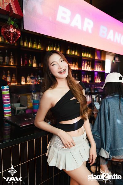 Saturday Night at Yak Bar — photo 126
