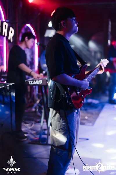 Saturday Night at Yak Bar — photo 20