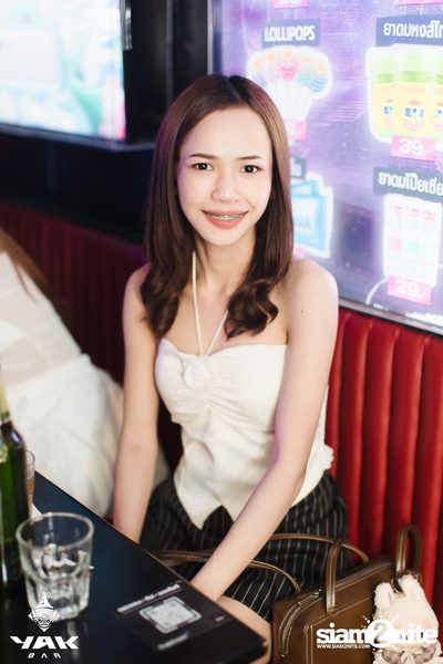 Saturday Night at Yak Bar — photo 149