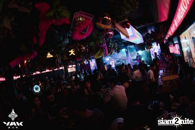 Saturday Night at Yak Bar — photo 30