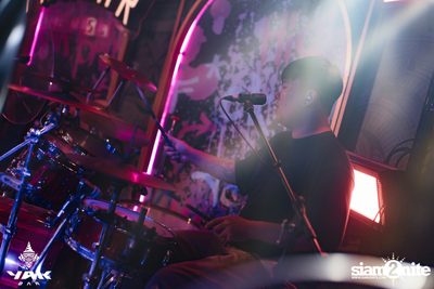 Saturday Night at Yak Bar — photo 38