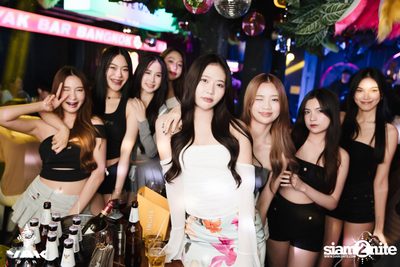 Saturday Night at Yak Bar — photo 167