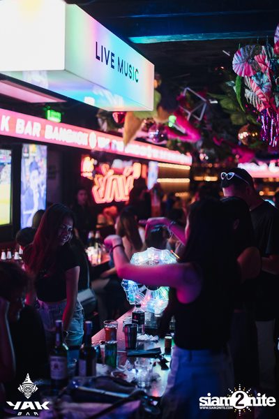 Saturday Night at Yak Bar — photo 173