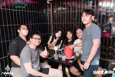 Saturday Night at Yak Bar — photo 85