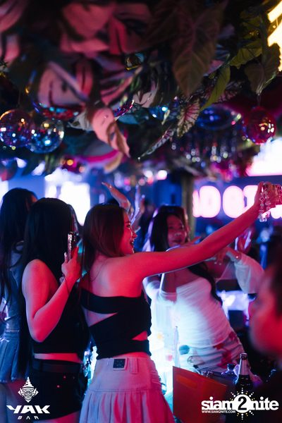 Saturday Night at Yak Bar — photo 207