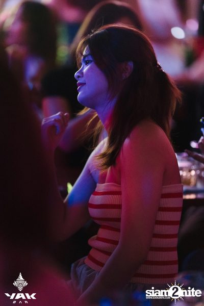 Saturday Night at Yak Bar — photo 95