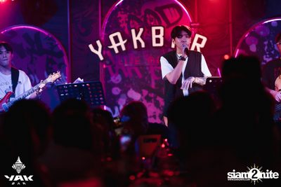 Saturday Night at Yak Bar — photo 119