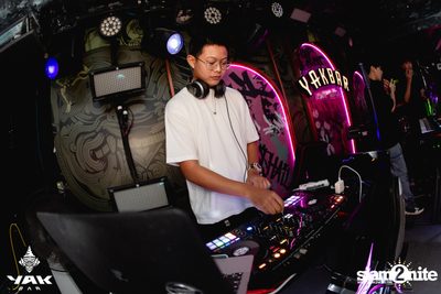 Friday Night at Yak Bar  — photo 2