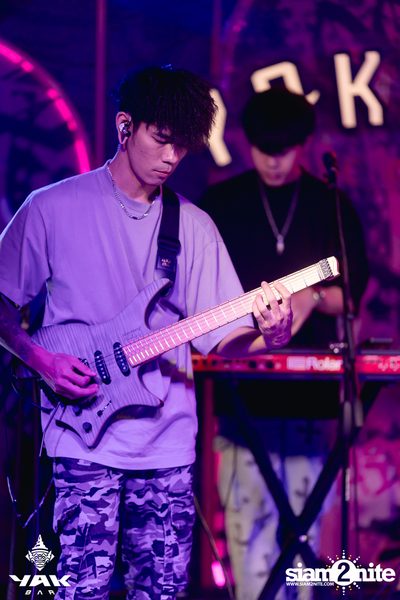 Friday Night at Yak Bar  — photo 17