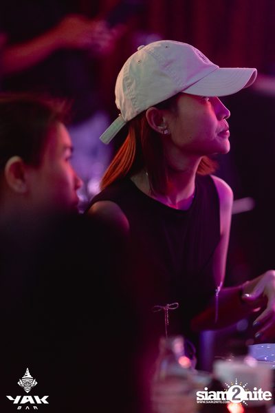 Friday Night at Yak Bar  — photo 44