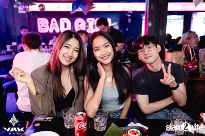 Friday Night at Yak Bar  — photo 48