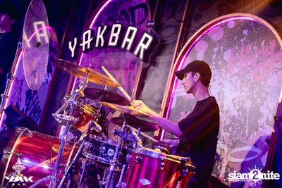 Friday Night at Yak Bar  — photo 94