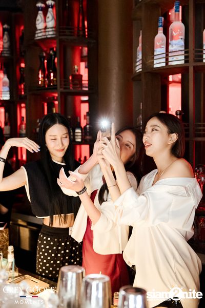 Karty & Friends at Rhodes Bangkok — photo 79