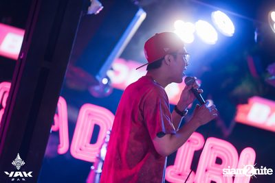 Saturday Night at Yak Bar — photo 11