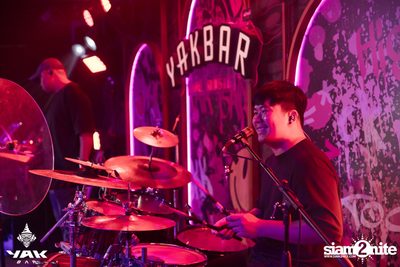 Saturday Night at Yak Bar — photo 25