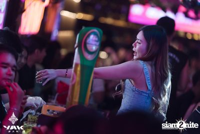 Saturday Night at Yak Bar — photo 27