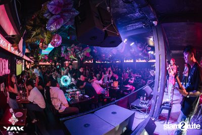 Saturday Night at Yak Bar — photo 29
