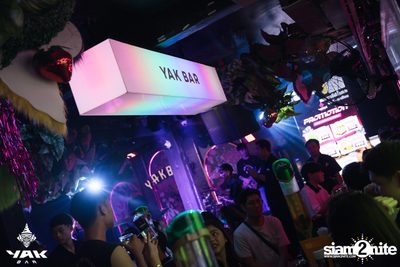 Saturday Night at Yak Bar — photo 38