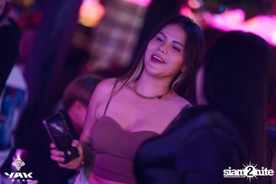 Saturday Night at Yak Bar — photo 49