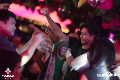 Saturday Night at Yak Bar — photo 55