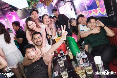 Saturday Night at Yak Bar — photo 103