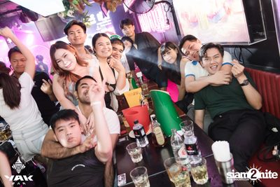 Saturday Night at Yak Bar — photo 104