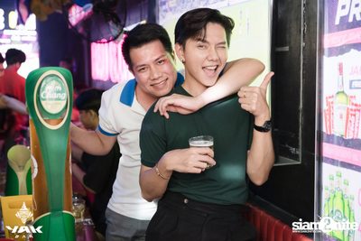 Saturday Night at Yak Bar — photo 111