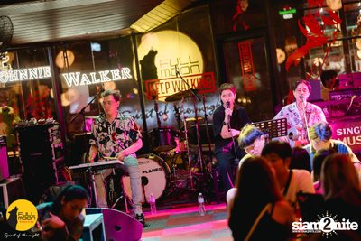 Paper Planes concert at Fullmoon Terrace & Bar — photo 5